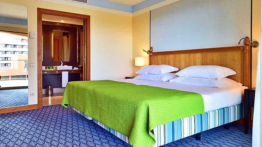 Pestana Promenade Ocean Resort Hotel Funchal  4*, Funchal (Madeira)